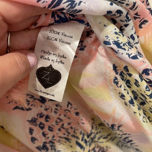 Cover up caftan in adorable block print style - Picture 7 of 9